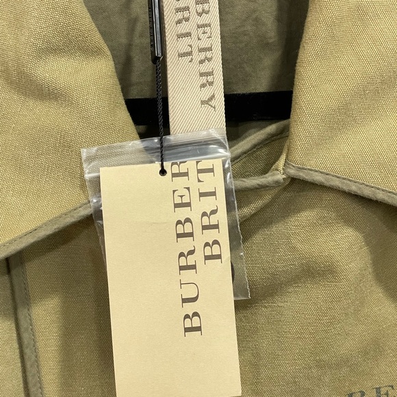 Authentic Burberry Manderson Jacket - Picture 6 of 8